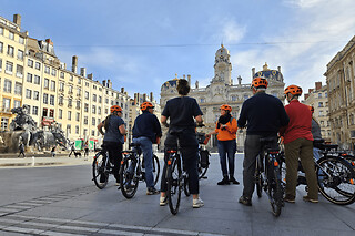 Visite guidée "Tour des Canuts" à vélo électrique à Lyon (69)