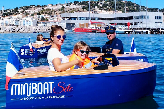 Expérience pour enfants en MiniBoat à Sète (34)