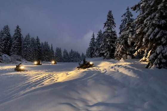 Randonnée nocturne en motoneige à Chamrousse (38)