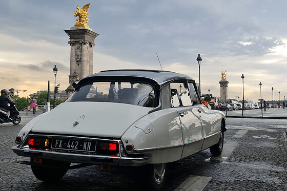 Visite de Paris à bord d'une DS avec chauffeur