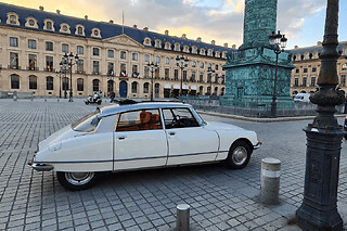 Visite de Paris à bord d'une DS avec chauffeur