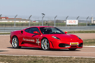 Stage pilotage enfant Ferrari F430 - 2 Tours au Circuit Géoparc (88)