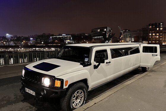 Balade en limousine Hummer à Paris