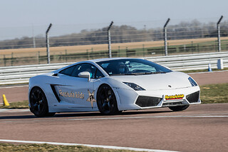 Stage de pilotage enfant au Circuit Géoparc en Lamborghini - 5 Tours