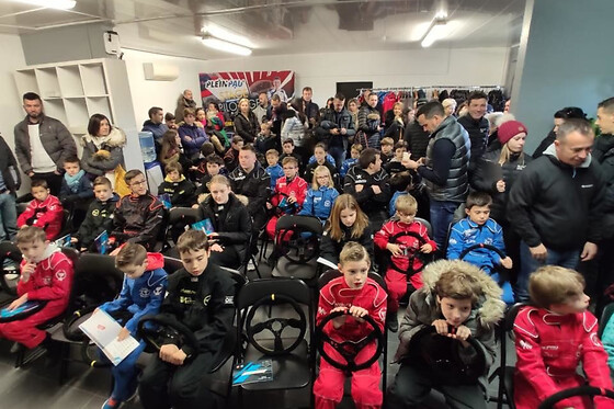 Stage de pilotage enfant au Circuit Géoparc en Lamborghini - 5 Tours