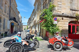 Balade en Side-Car à Bordeaux et dans un vignoble (33)