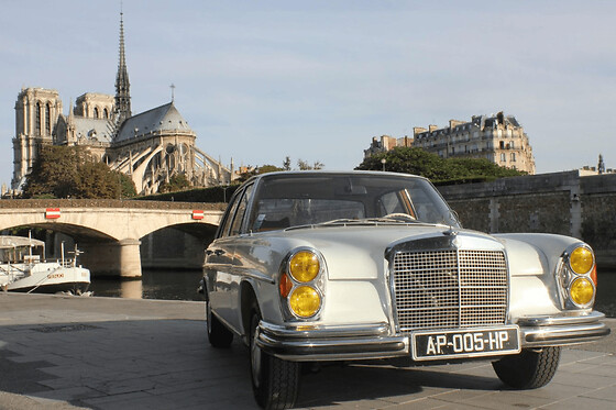 Balade en Voiture de collection au Château de Chantilly