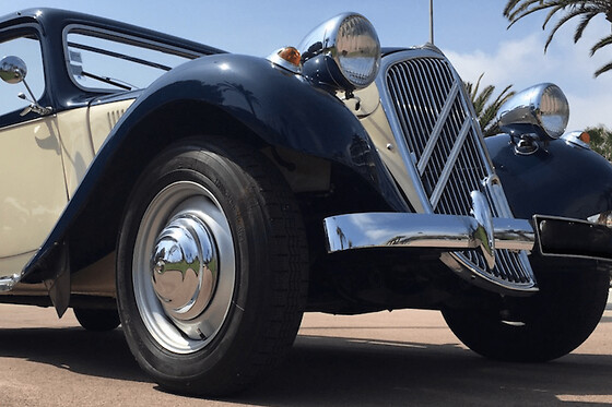 Balade en voiture vintage à Nice (06)