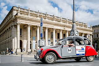 Visite de Bordeaux en 2CV & dégustation de vin