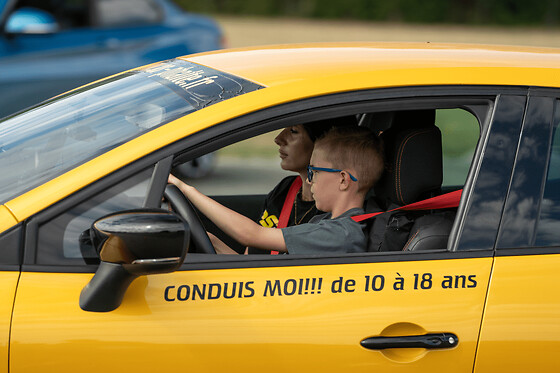 Stage De Pilotage Enfant En Clio 4 Rs Au Rheu (35) - 2 Tours