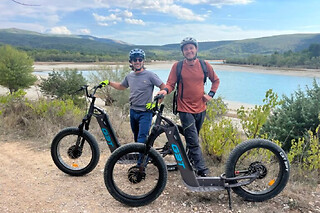 Balade à trottinette électrique à Sainte-Croix-du-Verdon (04)