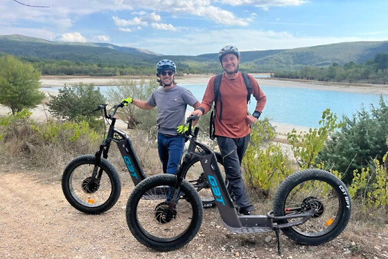 Balade à trottinette électrique à Sainte-Croix-du-Verdon (04)