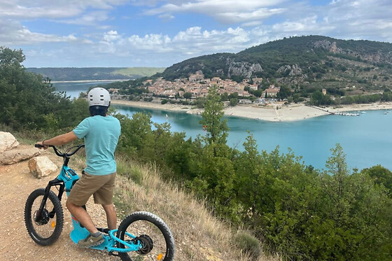 Balade à trottinette électrique autour du Lac de Sainte-Croix