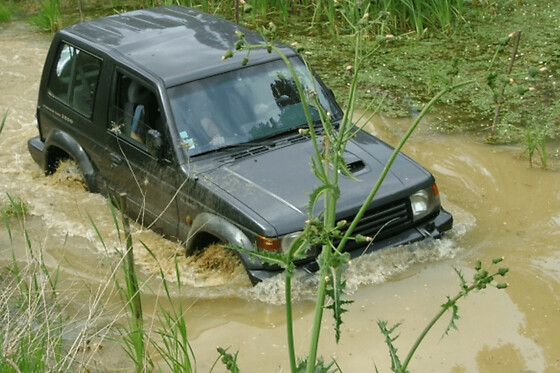 Initiation à la conduite d'un 4x4 en off road près de Paris