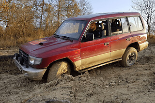 Initiation au pilotage d'un 4x4 en off road près de Nantes (44)