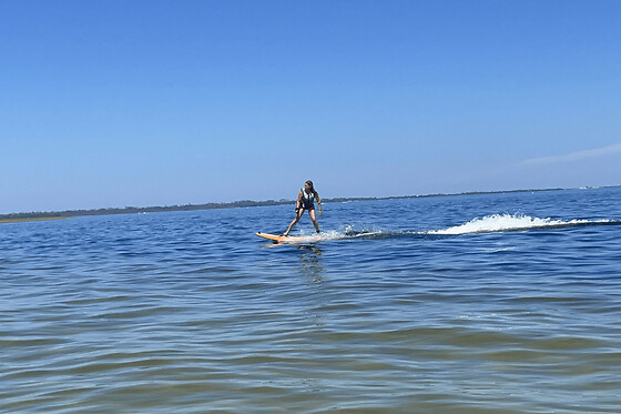 Initiation au surf électrique sur le lac de Biscarrosse (40)