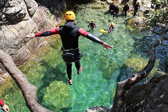 Canyoning à Solenzara dans le canyon de la Purcaraccia
