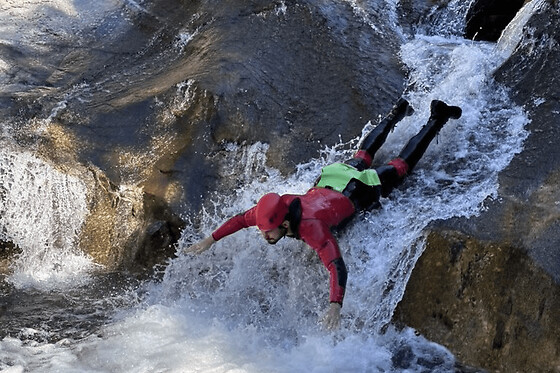 Canyoning dans le canyon de La Garde en Ardèche (07)