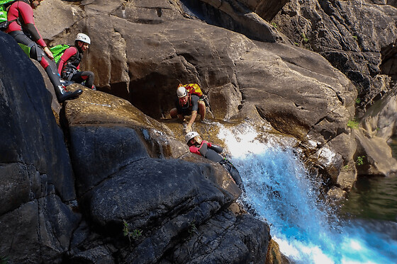 Canyoning dans le canyon de La Garde en Ardèche (07)