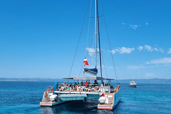 Matinée découverte en catamaran au départ de Hyères (83)