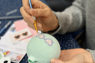 Atelier peinture sur céramique & goûter à Paris 17ème - Formule goûter - 2h