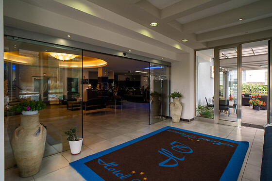 Hotel Insteia - photo 7