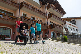 Family Hotel La Perla
