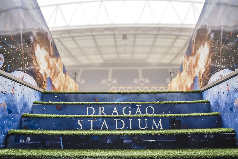 Coffret Cadeau Séjour Foot & Stadium Tour – Duo : 2 Places + 1 Nuit Pour 2, 24 Clubs, Valable 24 Mois
