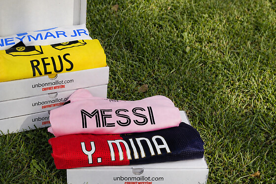 Box Maillot Mystère Football - Floqué