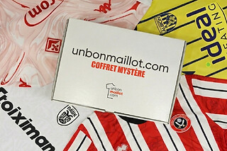 Box Maillot Mystère Football - Floqué