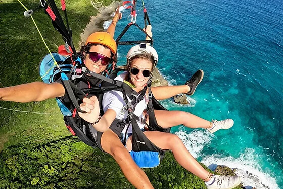 Vol en parapente sur le littoral guadeloupéen depuis Le Moule - Vol Découverte - 20 minutes