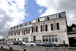 PORT ET DES BAINS