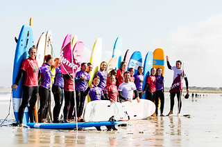 Cours de surf collectif à Penmarch (29)