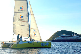 Matinée en catamaran à voile dans Les Saintes (971)