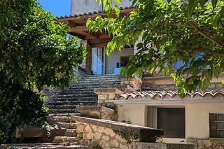 Un accès au bain à remous en duo chez PHOENIX Maison d'hôtes & SPA à Ginasservis (83)