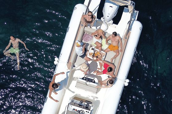 Apéritif en mer sur un bateau privatisé vers Porquerolles (83)