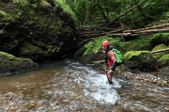 Randonnée aquatique souterraine à Thiézac (15)