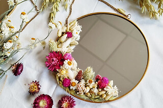 Atelier création de miroir en fleurs séchées à Clères (76)