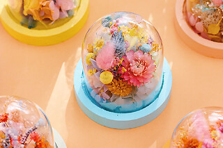 Atelier création d'une cloche de fleurs séchées à Paris 20ème
