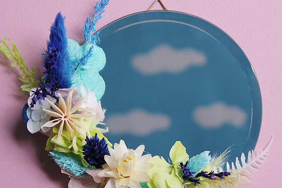 Atelier création d'un miroir en fleurs séchées à Paris 20ème