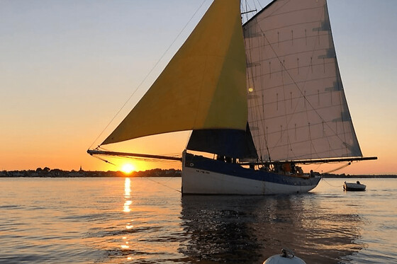 Coucher du soleil en voilier dans la Baie de Quiberon (56)