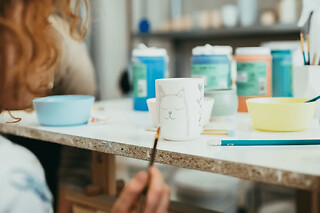 Atelier de décor sur porcelaine à Caluire-et-Cuire