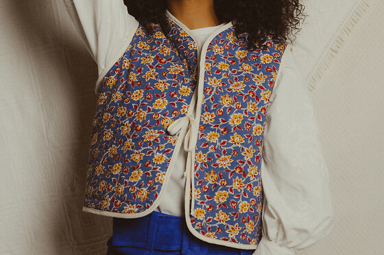 Atelier de couture d'un gilet sans manches à Bordeaux (33)