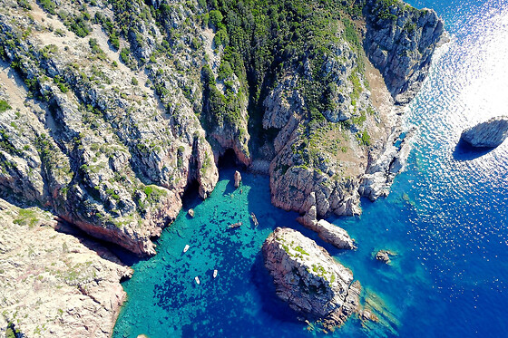 Balade en semi-rigide Les Roches Rouges avec baignade de Porto