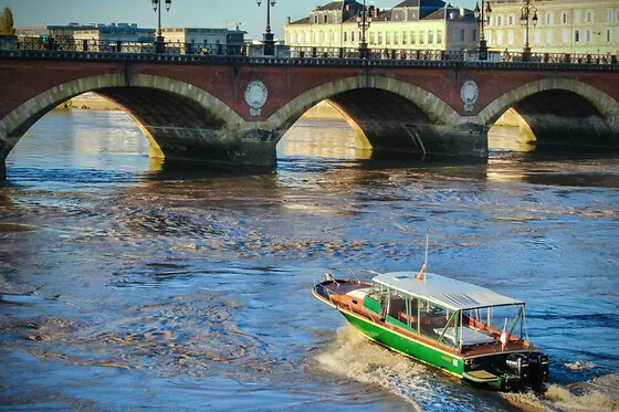 Visite guidée & brunch privé sur un bateau à Bordeaux (33)