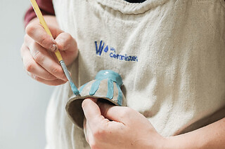 Atelier modelage & peinture sur céramique à Paris 8ème