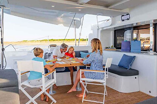 Brunch sur un catamaran au départ de La Grande Motte (34)