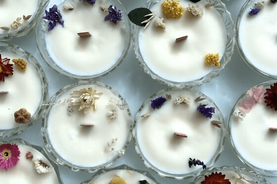Atelier création d'une bougie aux fleurs séchées à Lille (59)
