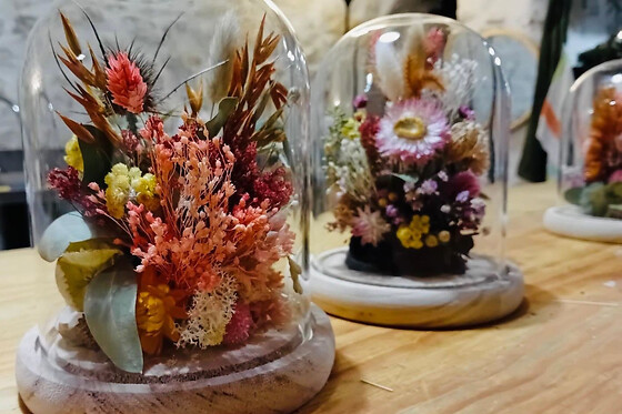 Atelier cloche en fleurs séchées à Meyrargues (13)