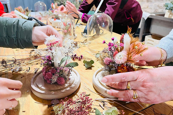 Atelier cloche en fleurs séchées à Meyrargues (13)